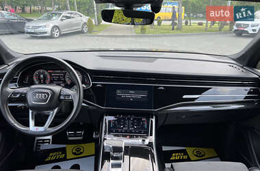 Внедорожник / Кроссовер Audi Q7 2021 в 