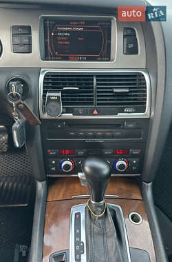 Позашляховик / Кросовер Audi Q7 2007 в 