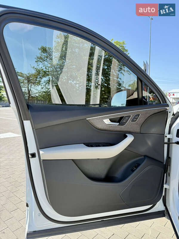 Позашляховик / Кросовер Audi Q7 2020 в Одесі фото 10 Позашляховик / Кросовер Audi Q7 2020 в Одесі