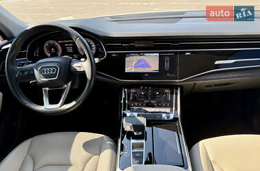 Позашляховик / Кросовер Audi Q7 2020 в 
