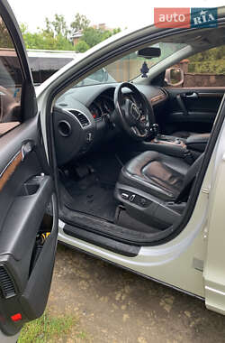 Внедорожник / Кроссовер Audi Q7 2011 в 