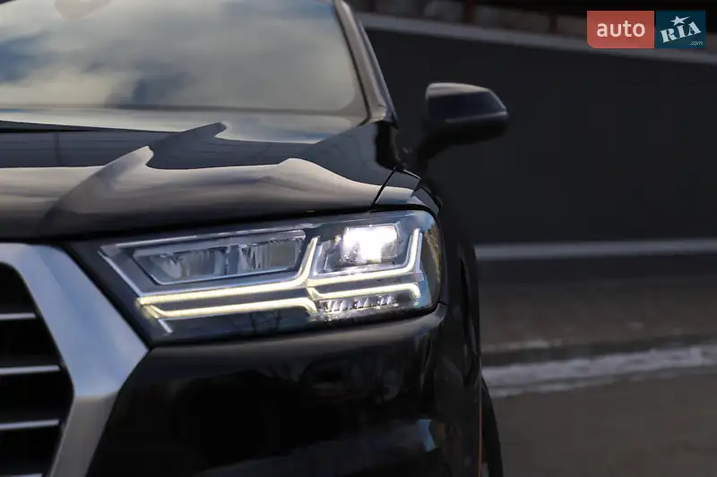 Audi Q7 2017 VIN WA1LAAF75HD058124 фото оголошення 11 з 88