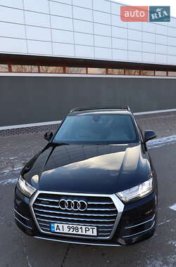 Позашляховик / Кросовер Audi Q7 2017 в 