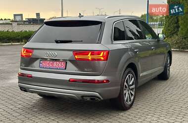 Внедорожник / Кроссовер Audi Q7 2017 в 