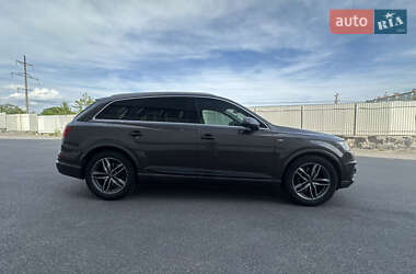 Внедорожник / Кроссовер Audi Q7 2015 в 