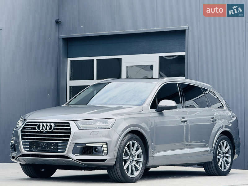 Внедорожник / Кроссовер Audi Q7 2016 в Мукачево