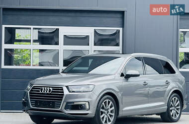 Внедорожник / Кроссовер Audi Q7 2016 в 