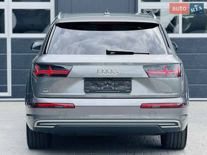 Внедорожник / Кроссовер Audi Q7 2016 в Мукачево