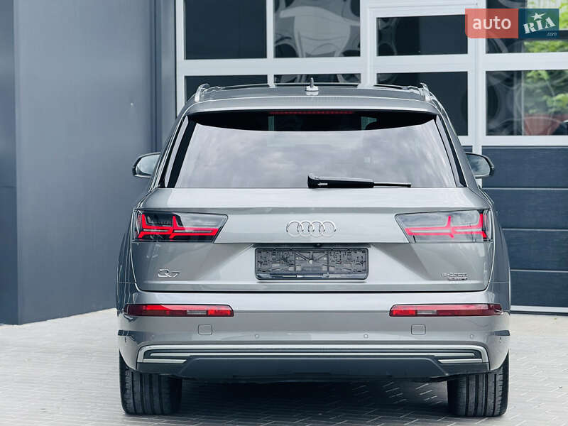Внедорожник / Кроссовер Audi Q7 2016 в Мукачево