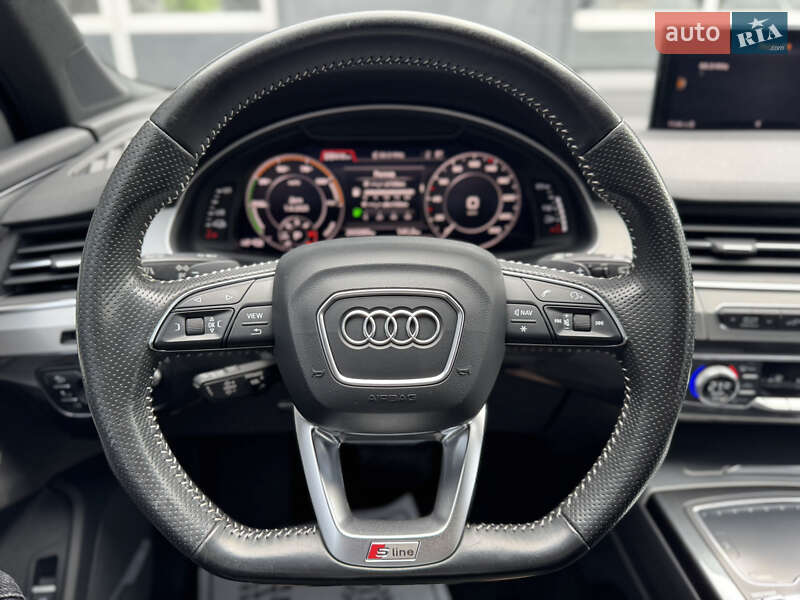 Внедорожник / Кроссовер Audi Q7 2016 в Мукачево
