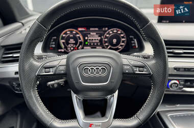 Внедорожник / Кроссовер Audi Q7 2016 в 