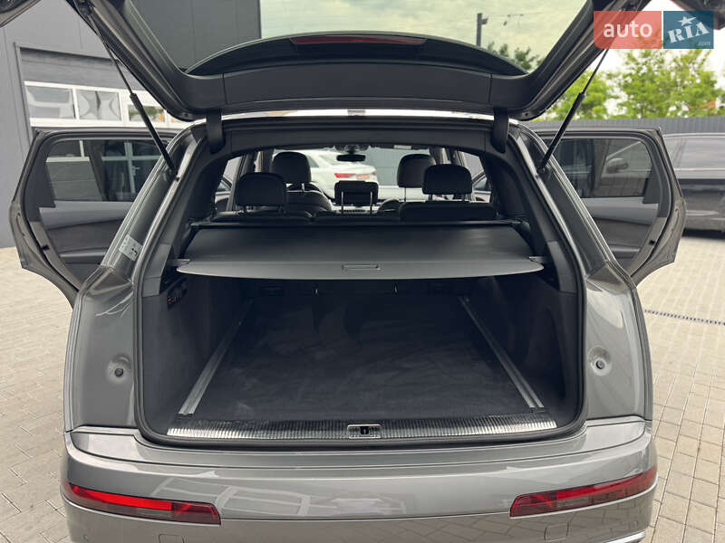 Внедорожник / Кроссовер Audi Q7 2016 в Мукачево