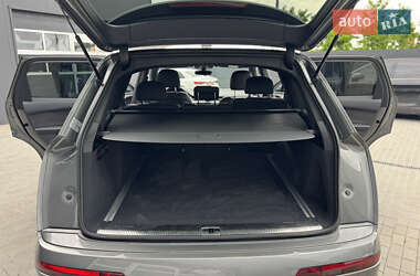 Внедорожник / Кроссовер Audi Q7 2016 в 