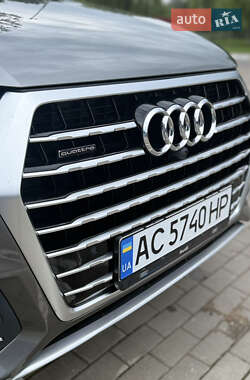 Позашляховик / Кросовер Audi Q7 2017 в 