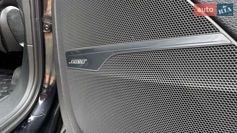 Позашляховик / Кросовер Audi Q7 2016 в Нововолинську