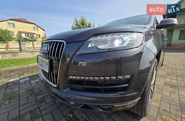Позашляховик / Кросовер Audi Q7 2012 в 