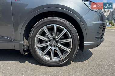 Внедорожник / Кроссовер Audi Q7 2019 в 