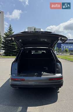 Внедорожник / Кроссовер Audi Q7 2019 в 