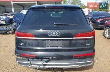 Внедорожник / Кроссовер Audi Q7 2021 в 