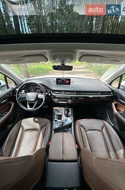 Внедорожник / Кроссовер Audi Q7 2016 в 