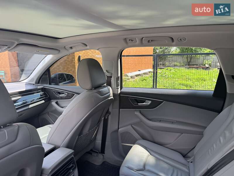 Внедорожник / Кроссовер Audi Q7 2021 в Ровно