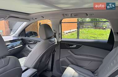 Внедорожник / Кроссовер Audi Q7 2021 в 
