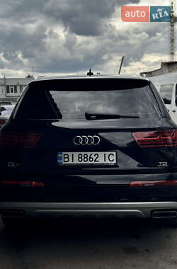 Внедорожник / Кроссовер Audi Q7 2017 в 