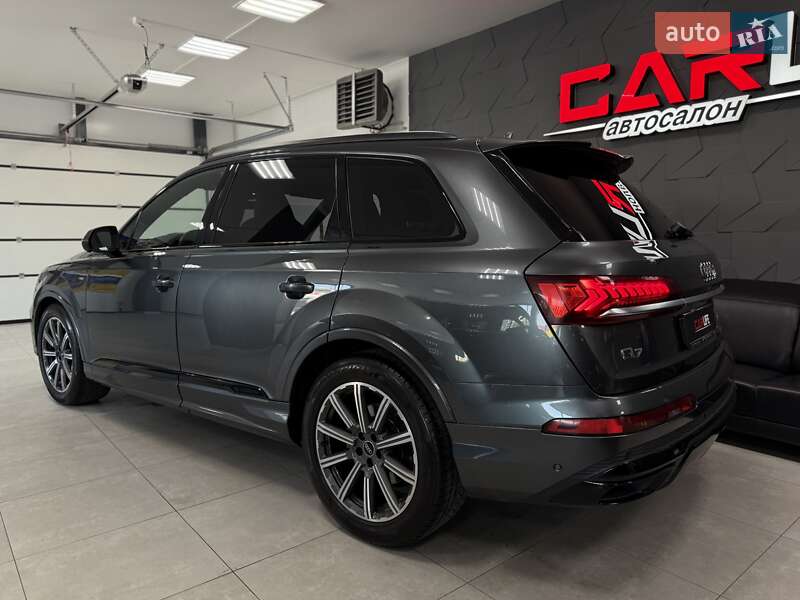 Позашляховик / Кросовер Audi Q7 2021 в Тернополі