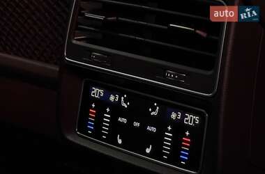 Внедорожник / Кроссовер Audi Q7 2021 в 