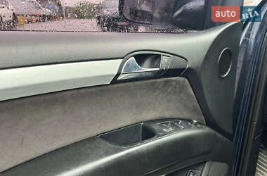 Внедорожник / Кроссовер Audi Q7 2007 в 