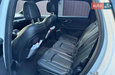 Внедорожник / Кроссовер Audi Q7 2017 в 