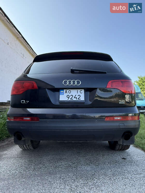 Позашляховик / Кросовер Audi Q7 2009 в Ужгороді