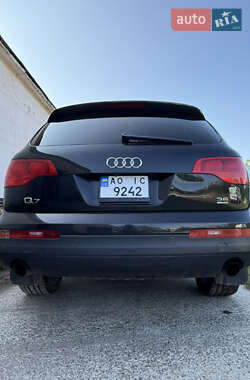 Внедорожник / Кроссовер Audi Q7 2009 в 