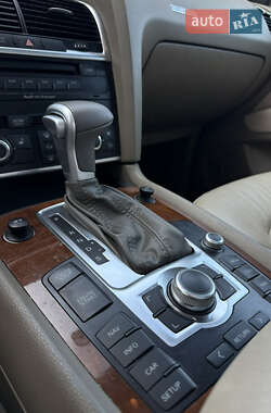 Внедорожник / Кроссовер Audi Q7 2009 в 