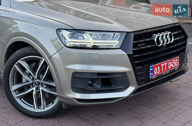 Позашляховик / Кросовер Audi Q7 2017 в 