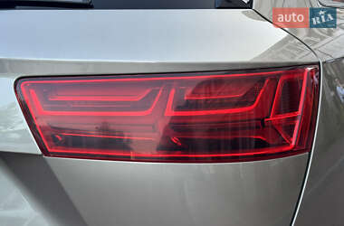 Позашляховик / Кросовер Audi Q7 2017 в 