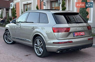 Позашляховик / Кросовер Audi Q7 2017 в 