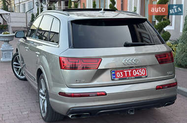 Позашляховик / Кросовер Audi Q7 2017 в 