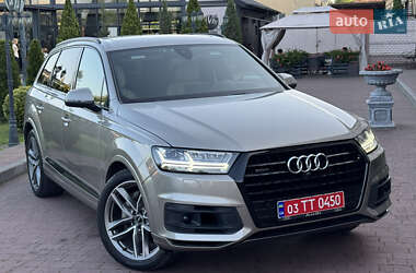 Позашляховик / Кросовер Audi Q7 2017 в 
