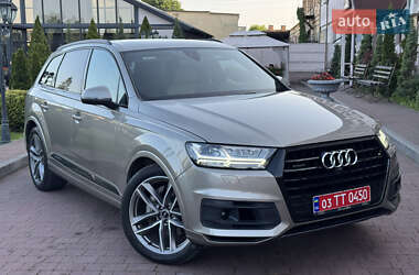 Позашляховик / Кросовер Audi Q7 2017 в 