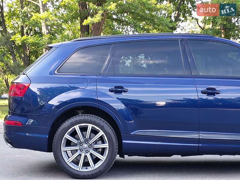 Позашляховик / Кросовер Audi Q7 2019 в Миколаєві