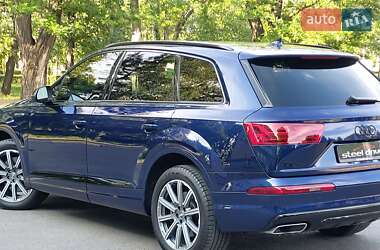Внедорожник / Кроссовер Audi Q7 2019 в 
