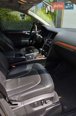 Внедорожник / Кроссовер Audi Q7 2011 в 
