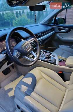 Внедорожник / Кроссовер Audi Q7 2017 в 