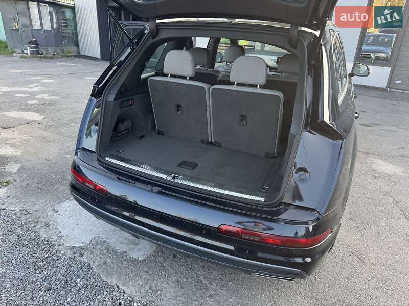 Внедорожник / Кроссовер Audi Q7 2016 в Тернополе
