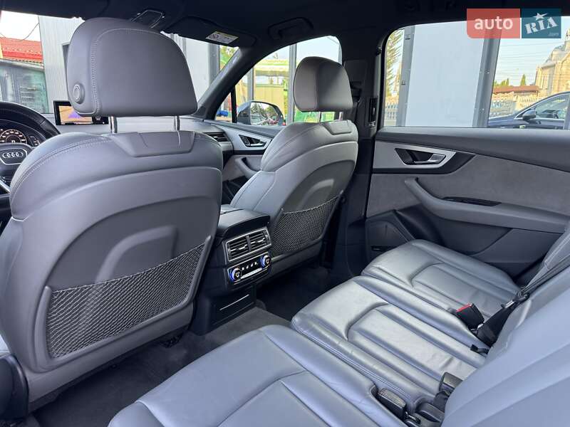 Внедорожник / Кроссовер Audi Q7 2016 в Тернополе