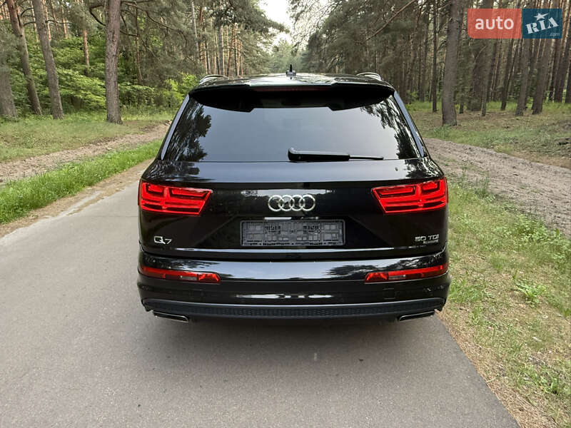 Внедорожник / Кроссовер Audi Q7 2019 в Киеве