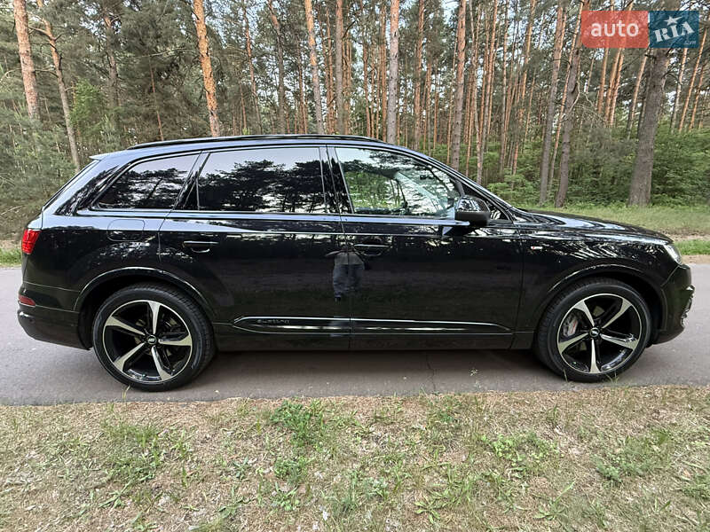Внедорожник / Кроссовер Audi Q7 2019 в Киеве