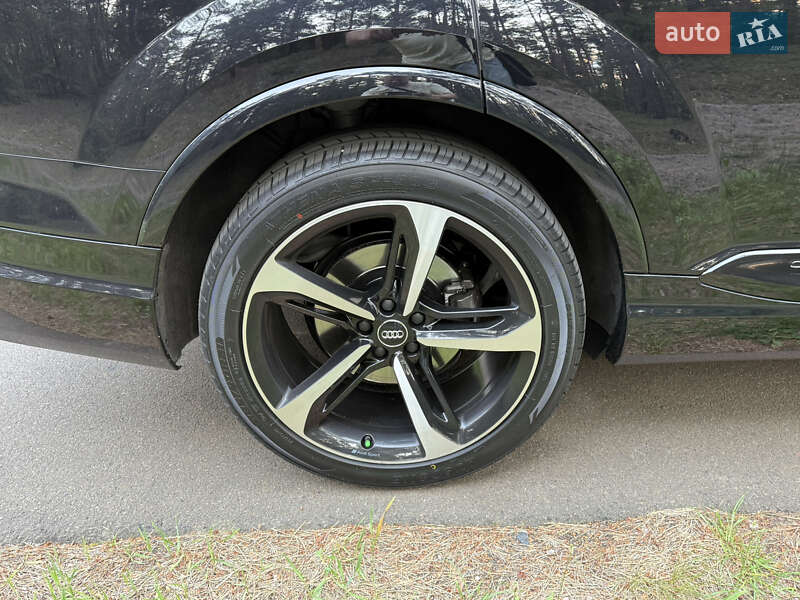 Внедорожник / Кроссовер Audi Q7 2019 в Киеве