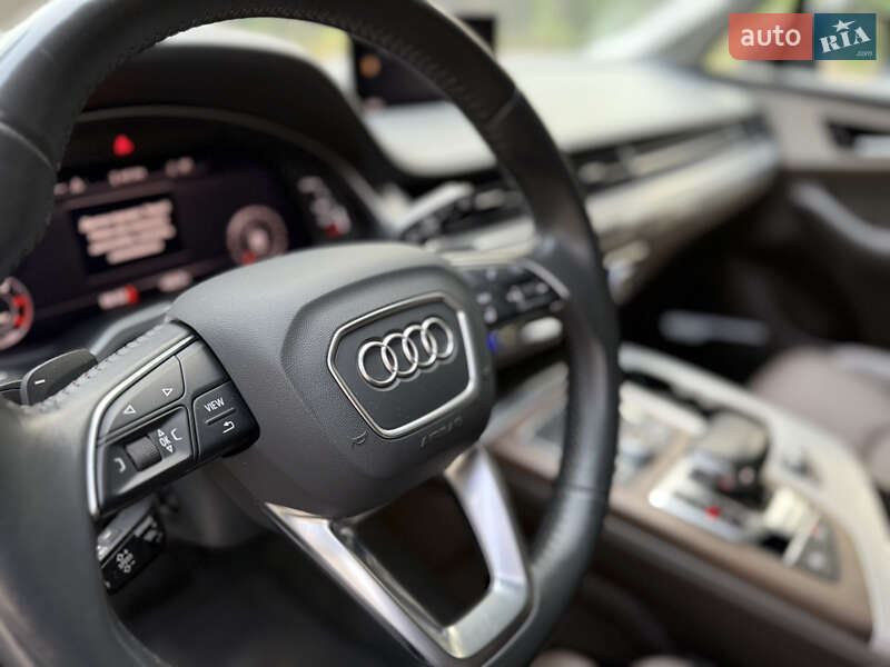 Внедорожник / Кроссовер Audi Q7 2019 в Киеве